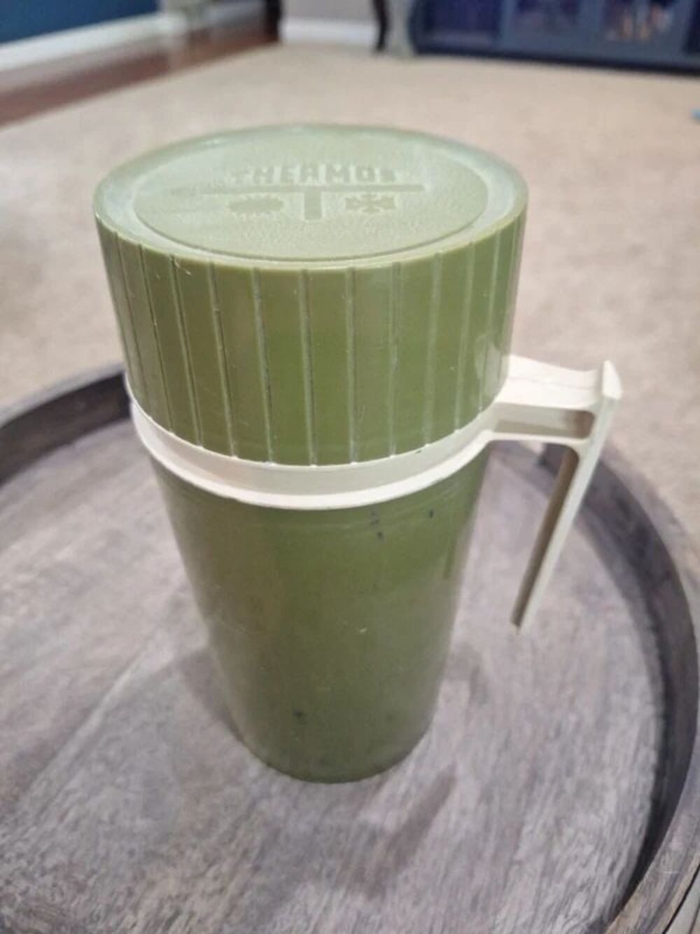Vintage Thermos Pint Size Avocado Green 7202 Made in USA Hot And Cold 16oz